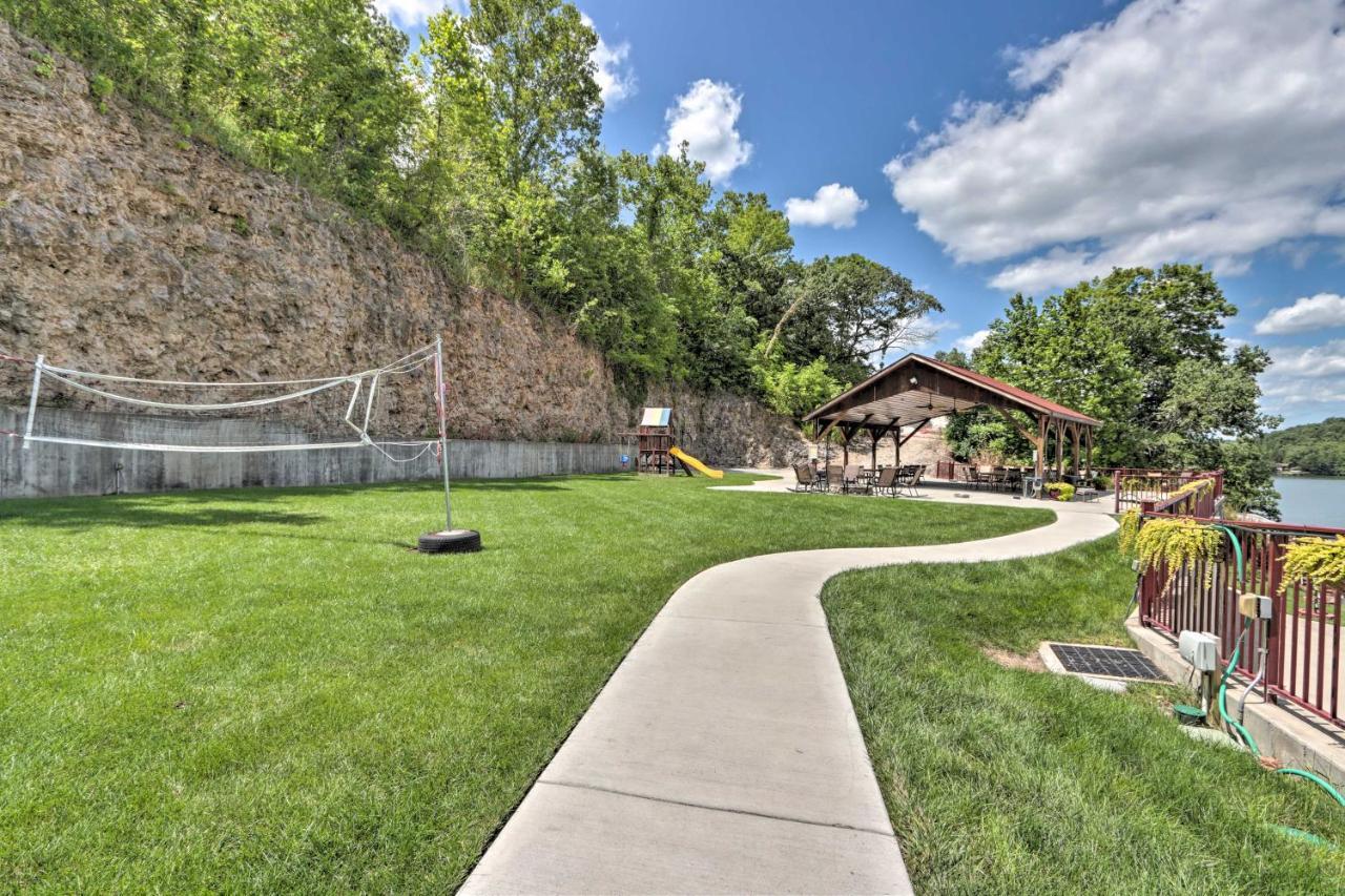 The Lake Escape With Balcony And Pool Access! Camdenton Exterior foto